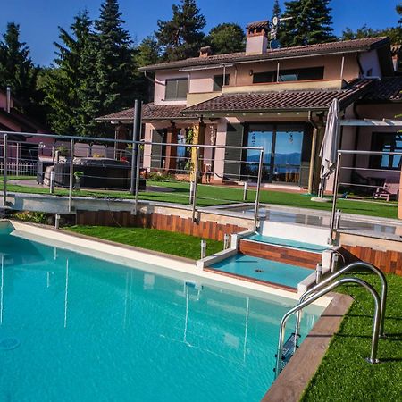 Villa Buzzi Besozzo Bilik gambar